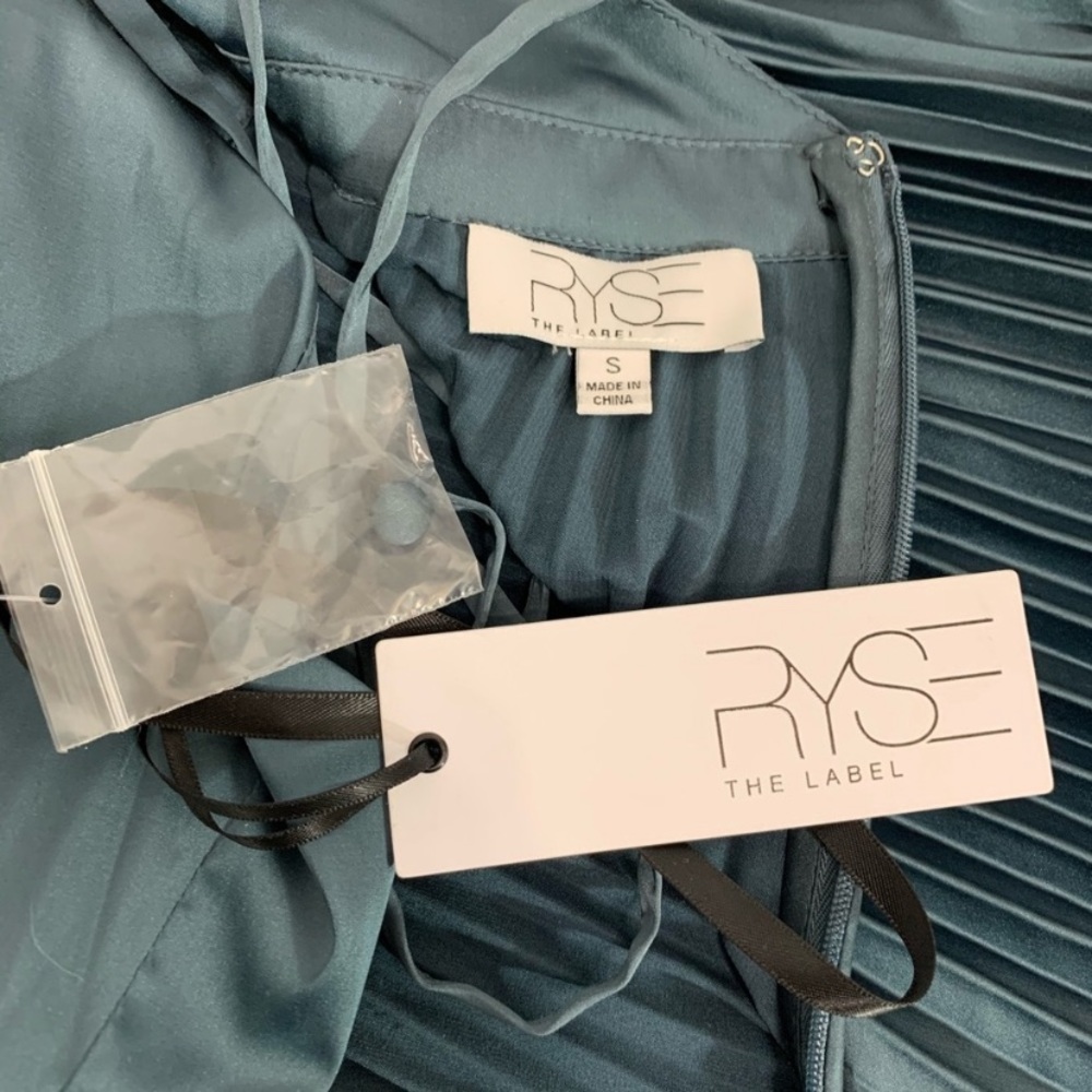 Ryse The Label dark green halter pleated dress - Picture 6 of 7